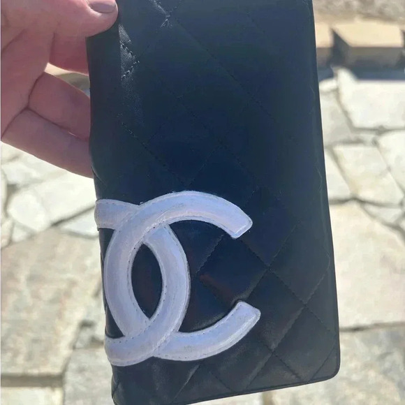 “CHANNEL” 💯 Authentic Combon line Lambskin long bifold wallet comes with card - Picture 2 of 13